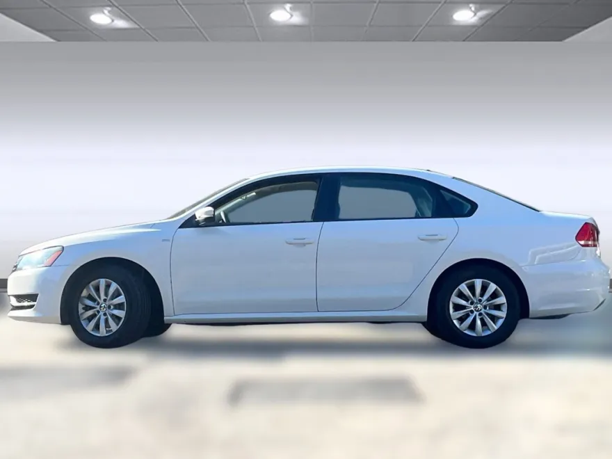 2015 Volkswagen Passat Limited photo 1