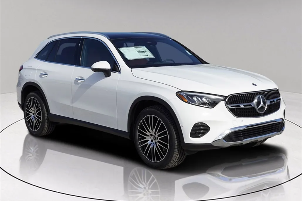 2026 Mercedes Benz GLC 300 photo 1