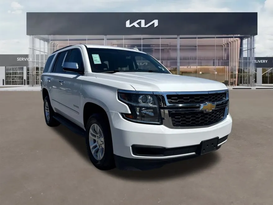 2019 Chevrolet Tahoe LT photo 1