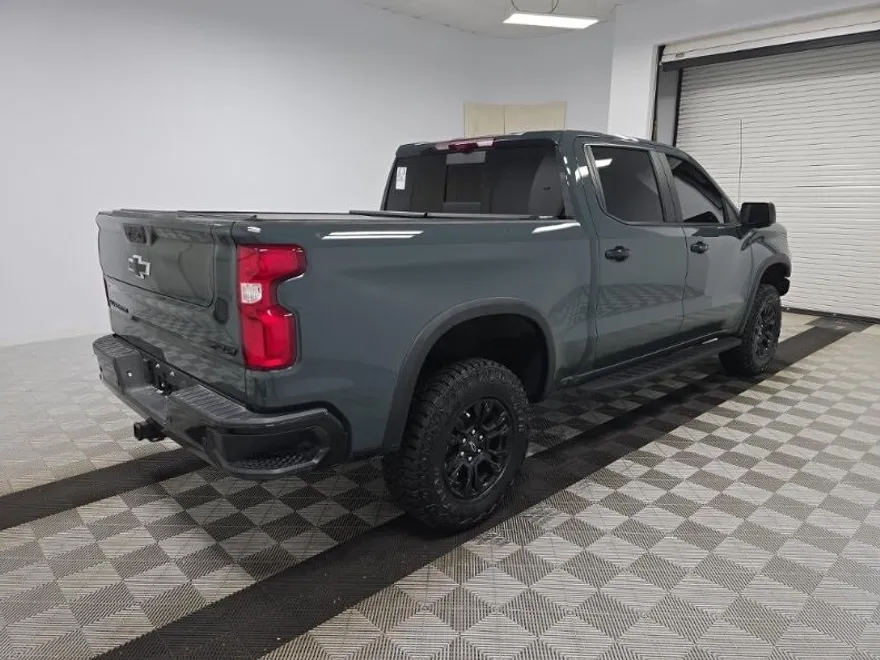 2025 Chevrolet Silverado 1500 ZR2 photo 1