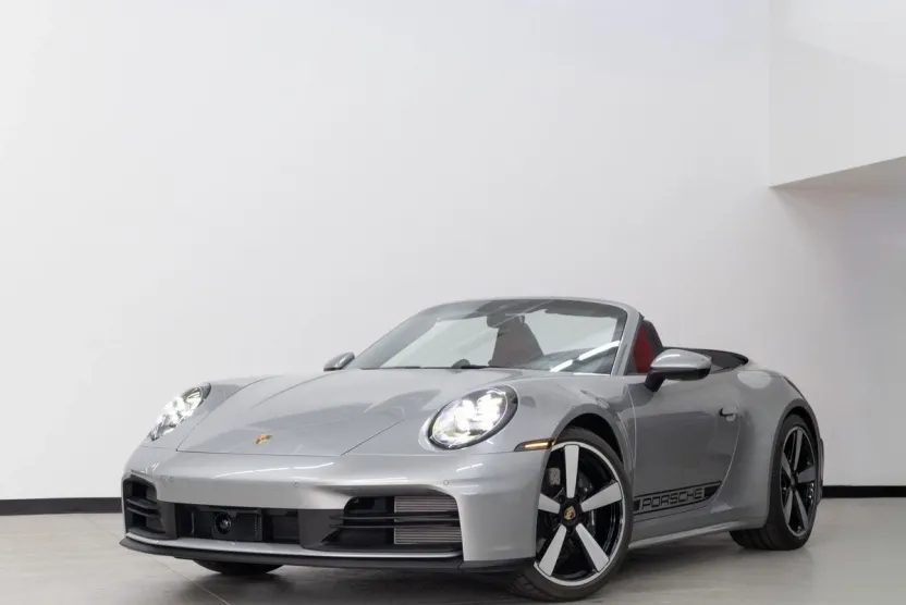 2025 Porsche 911 Cabriolet photo 1
