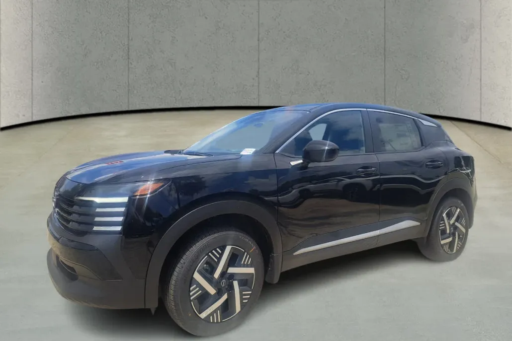 2025 Nissan Kicks SV photo 1