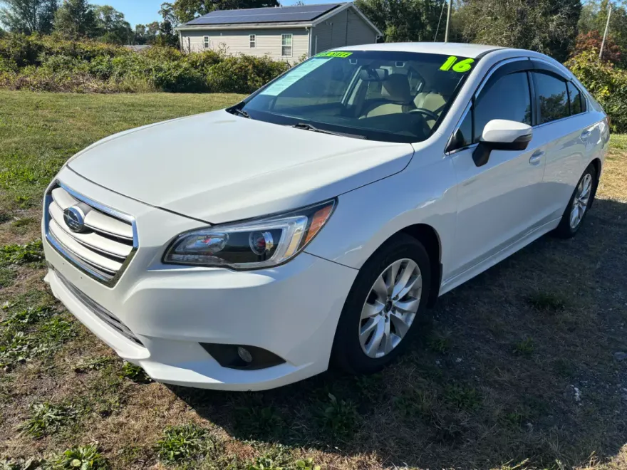2016 Subaru Legacy 2.5i Premium photo 1