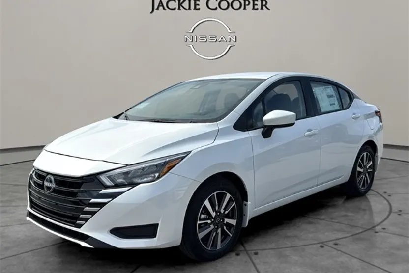 2025 Nissan Versa SV photo 1