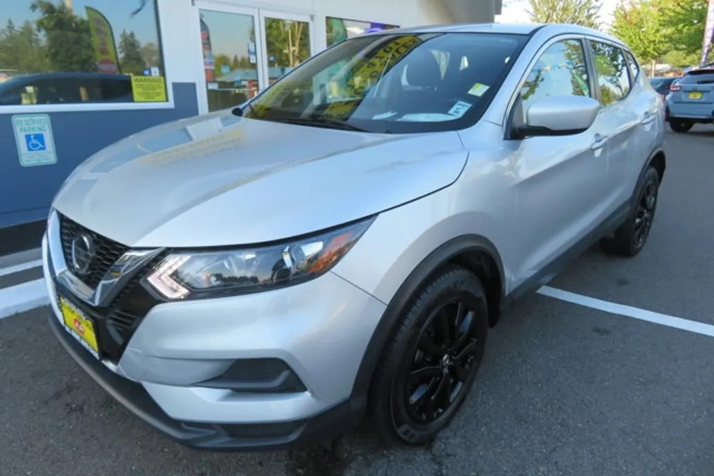 2022 Nissan Rogue Sport S photo 1