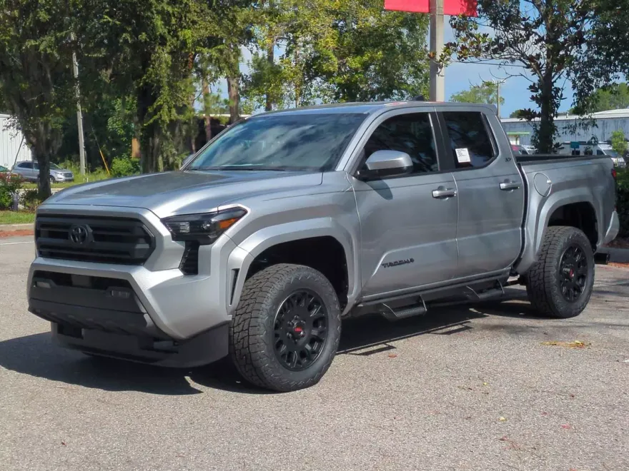 2025 Toyota Tacoma SR5 Double Cab photo 1