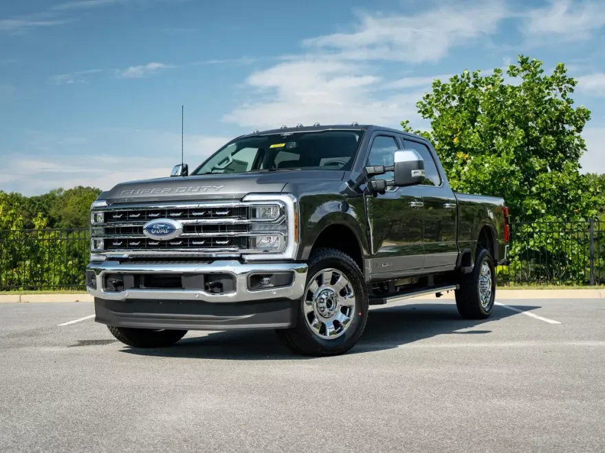 2026 Ford F-250 Lariat photo 1