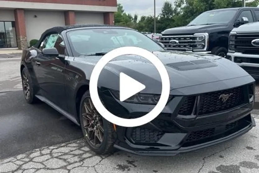 2025 Ford Mustang GT Premium photo 1