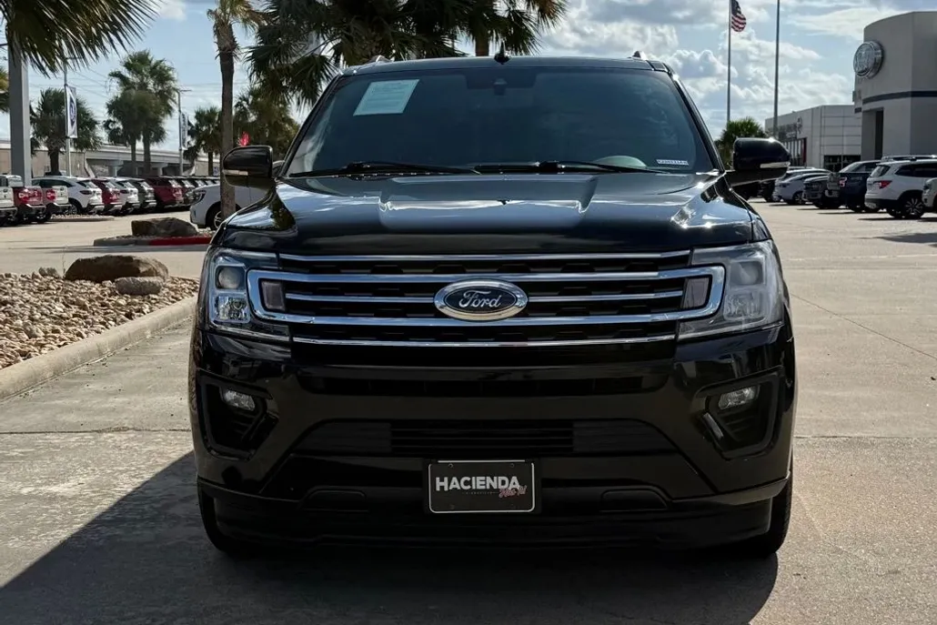 2021 Ford Expedition XLT photo 1