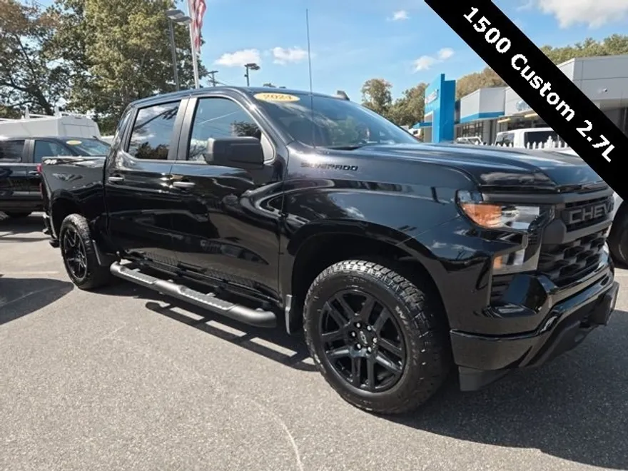2024 Chevrolet Silverado 1500 Custom photo 1