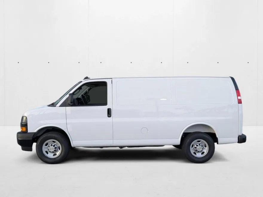 2025 Chevrolet Express Cargo 2500 Base photo 1