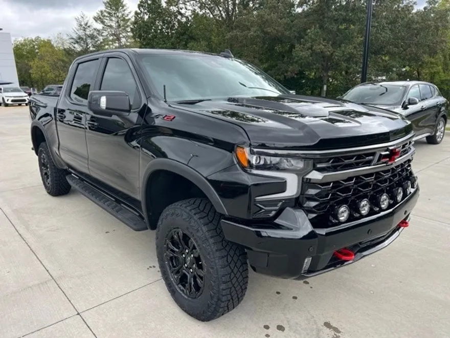 2025 Chevrolet Silverado 1500 ZR2 photo 1