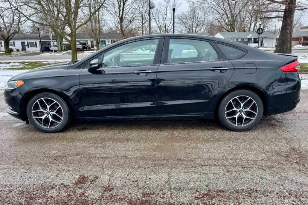 2017 Ford Fusion Titanium photo 1