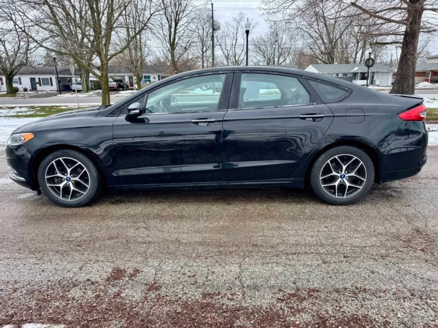 2017 Ford Fusion Titanium photo 1