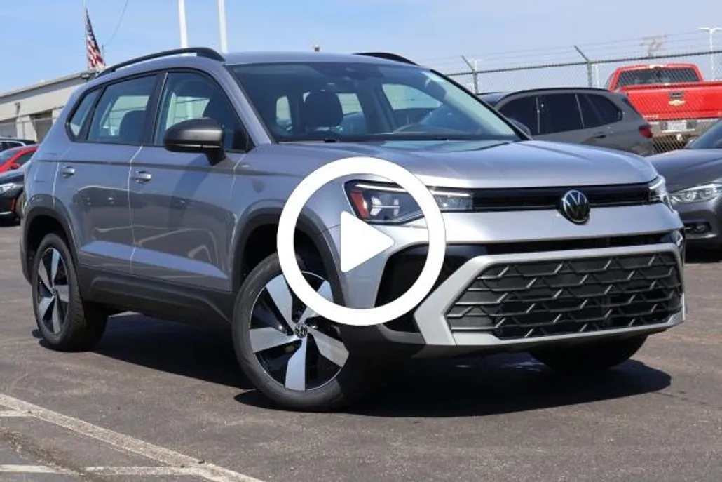 2025 Volkswagen Taos S photo 1