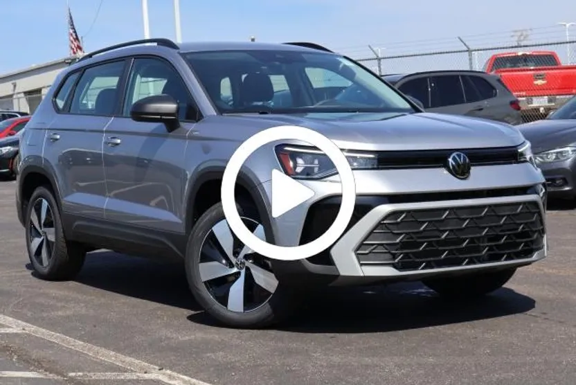 2025 Volkswagen Taos S photo 1