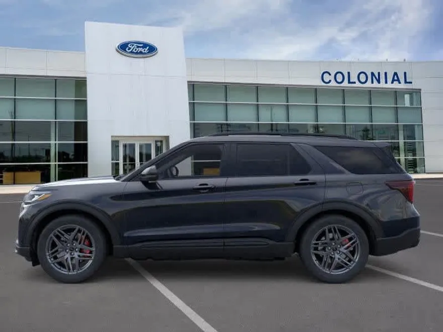 2025 Ford Explorer ST photo 1