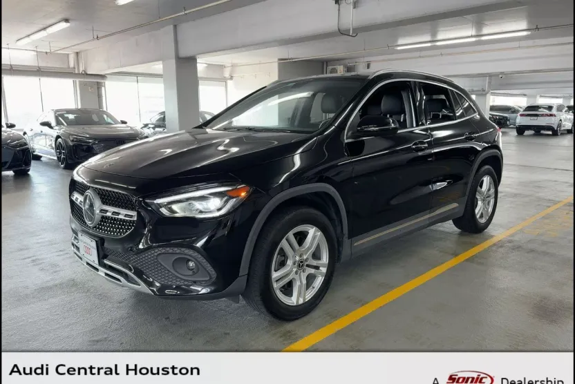 2023 Mercedes Benz GLA 250 photo 1