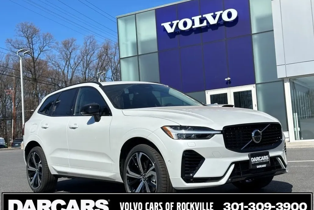 2025 Volvo XC60 T8 photo 1