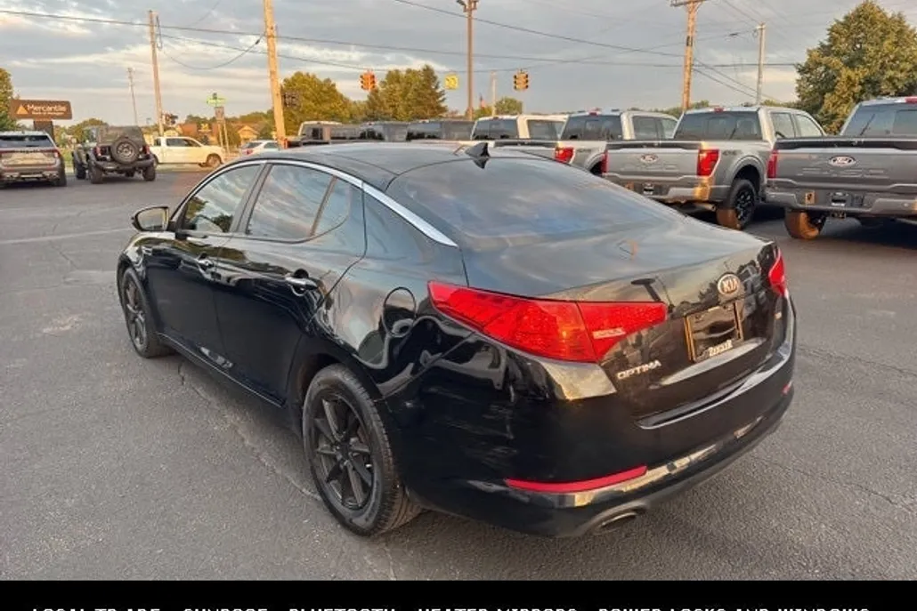 2013 Kia Optima LX photo 1