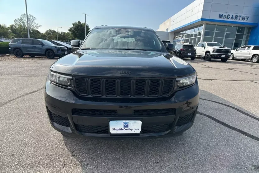 2024 Jeep Grand Cherokee L Base photo 1