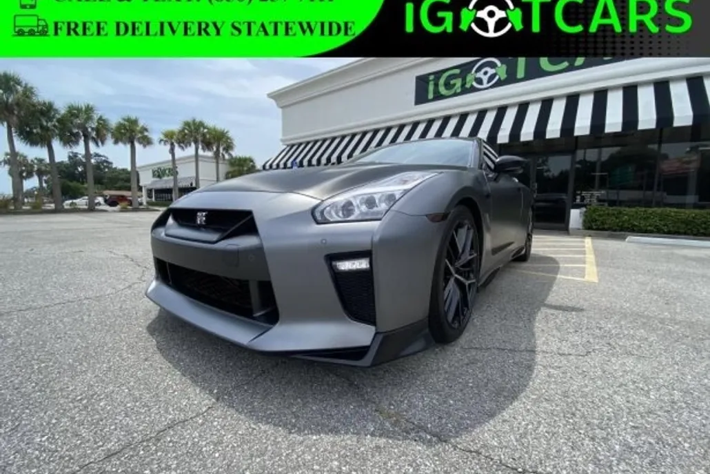 2019 Nissan GT-R Pure photo 1