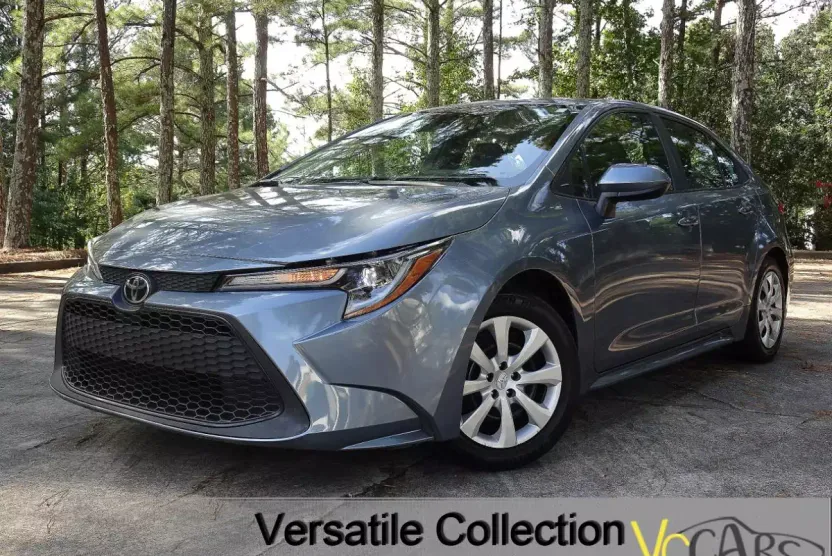 2022 Toyota Corolla LE photo 1