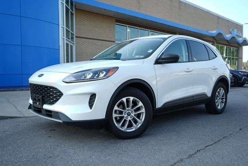 2022 Ford Escape SE photo 1
