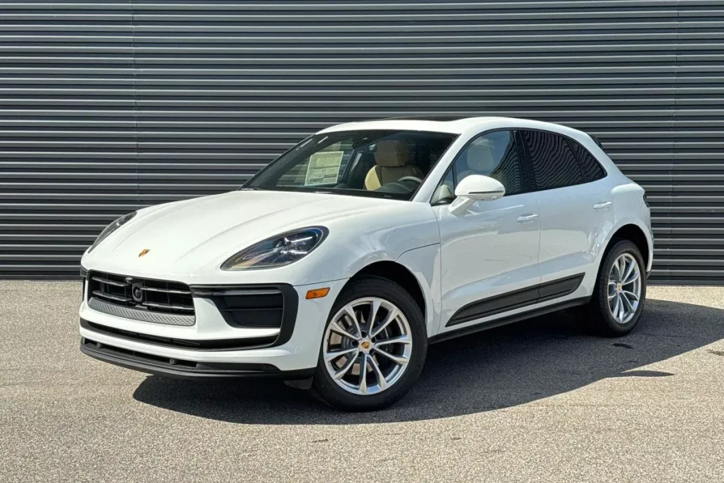 2025 Porsche Macan photo 1