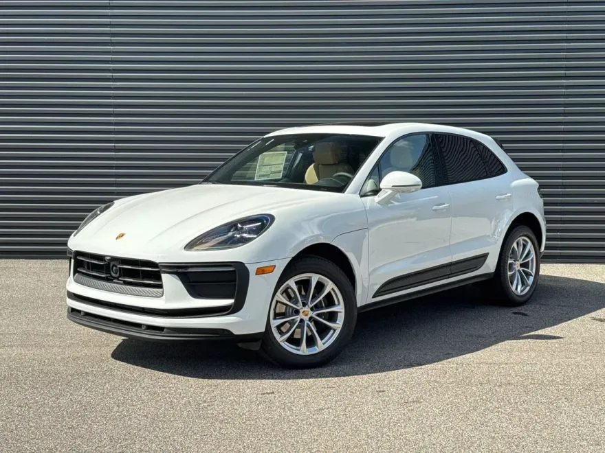 2025 Porsche Macan photo 1