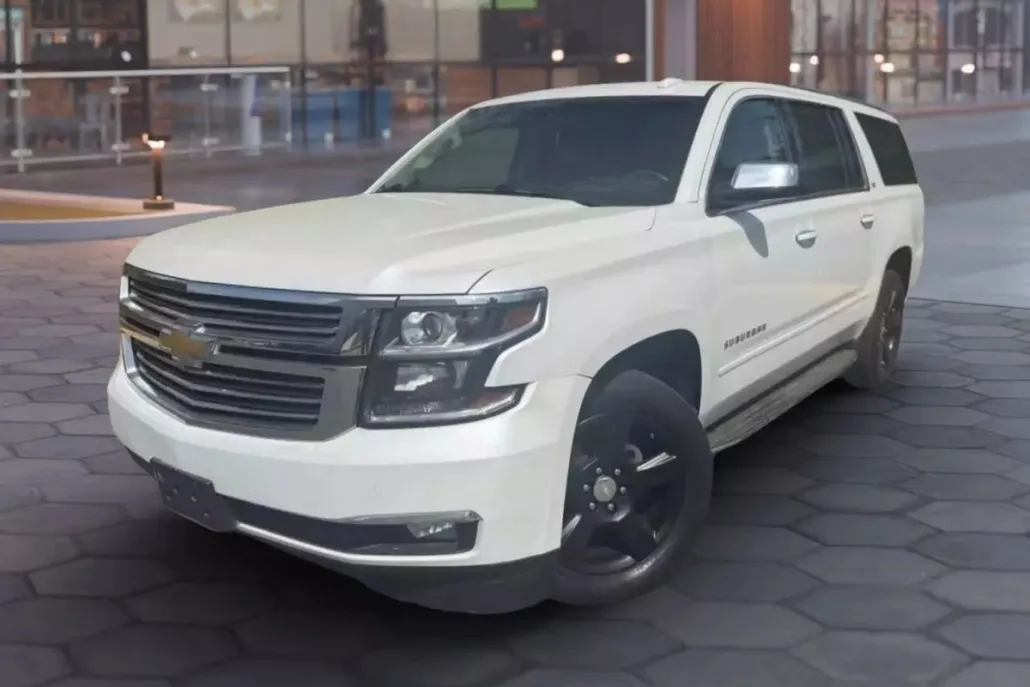 2016 Chevrolet Suburban LTZ photo 1