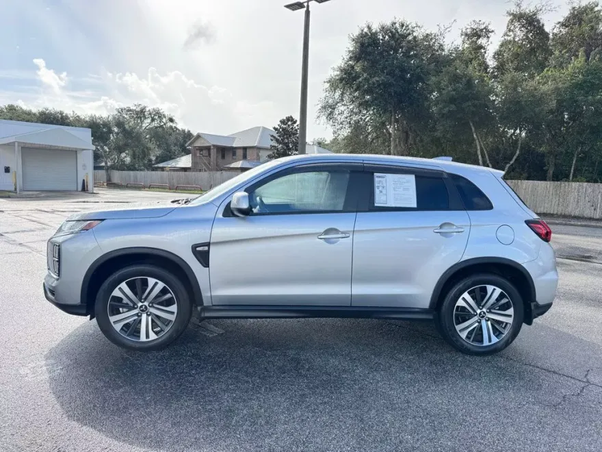 2024 Mitsubishi Outlander Sport ES photo 1
