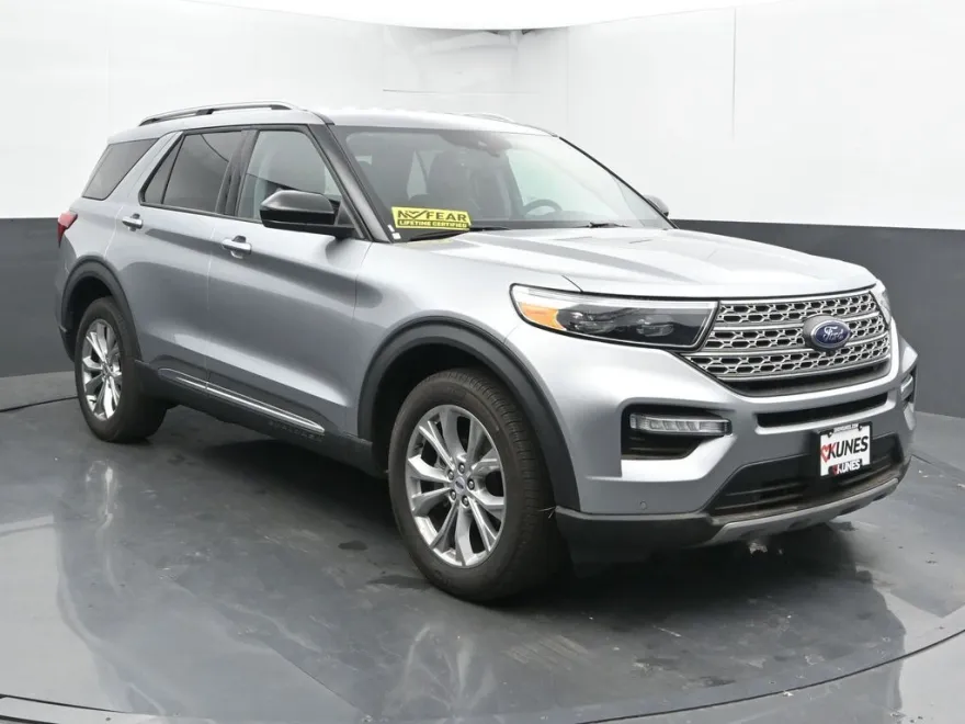 2024 Ford Explorer Limited photo 1
