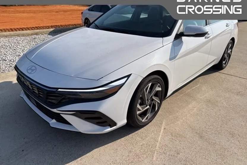 2025 Hyundai Elantra Limited photo 1