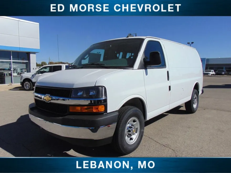 2024 Chevrolet Express Cargo 3500 photo 1