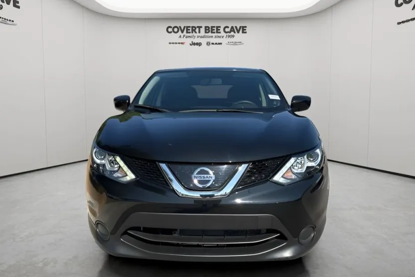 2018 Nissan Rogue Sport S photo 1