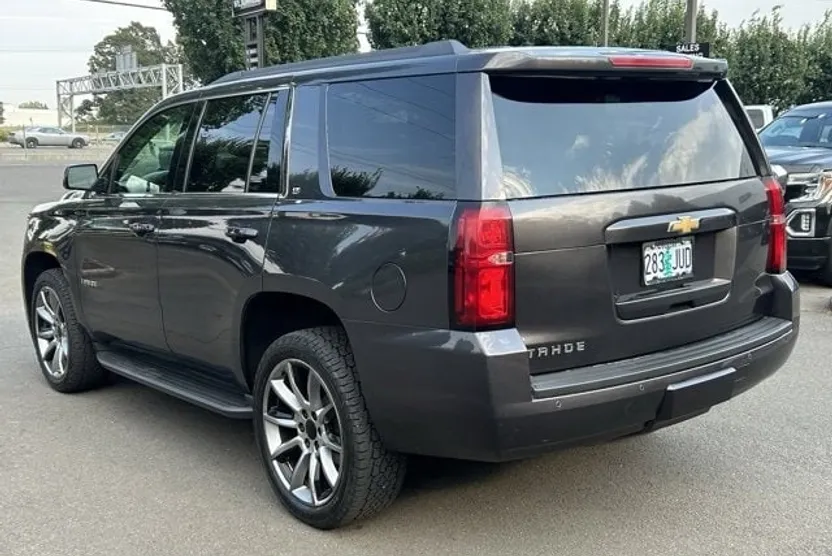 2017 Chevrolet Tahoe LT photo 1