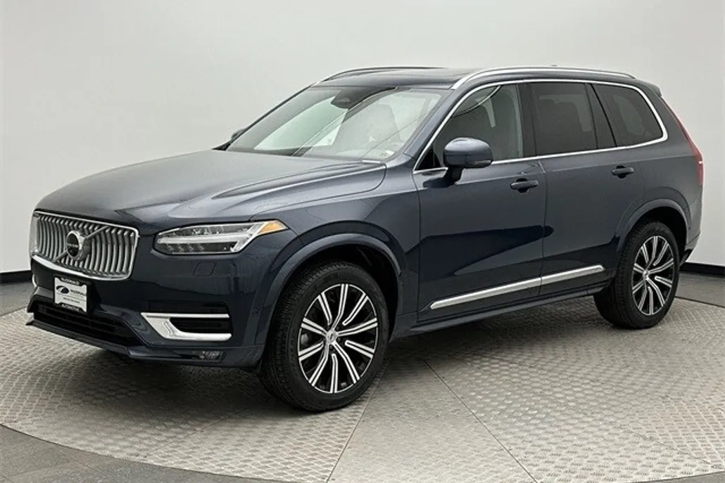 2025 Volvo XC90 Plus photo 1