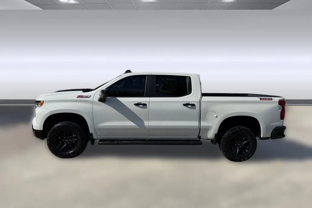 2024 Chevrolet Silverado 1500 LT Trail Boss photo 1