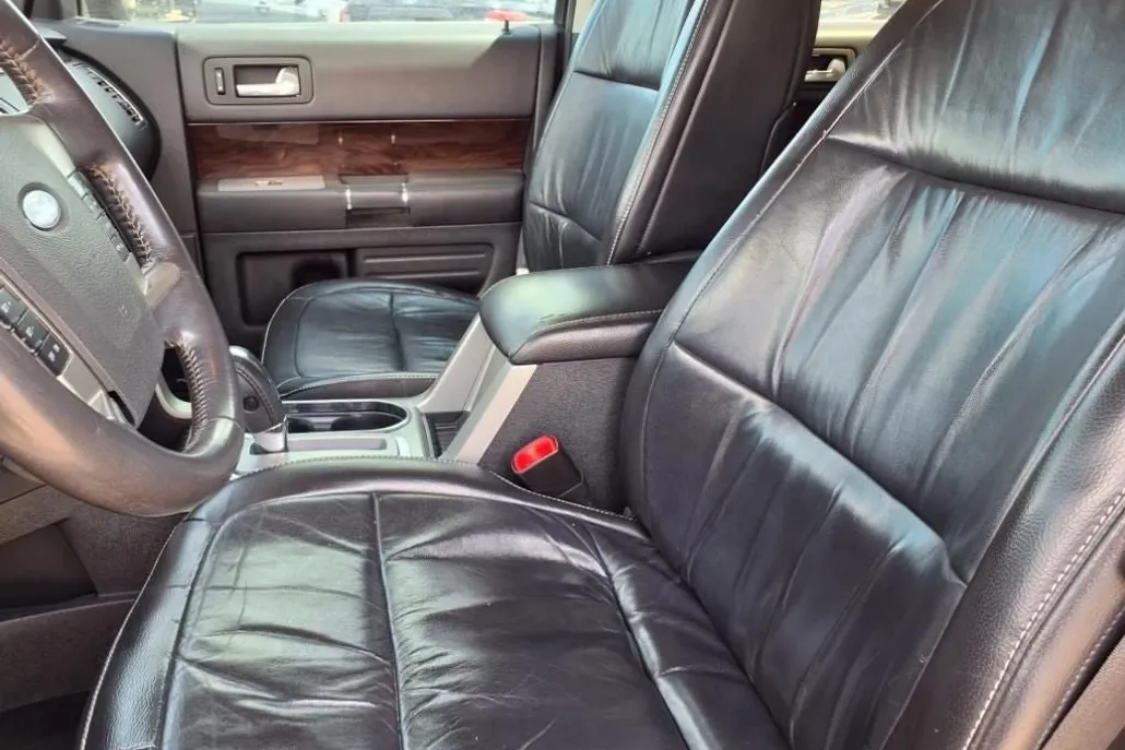 2011 Ford Flex SEL photo 1