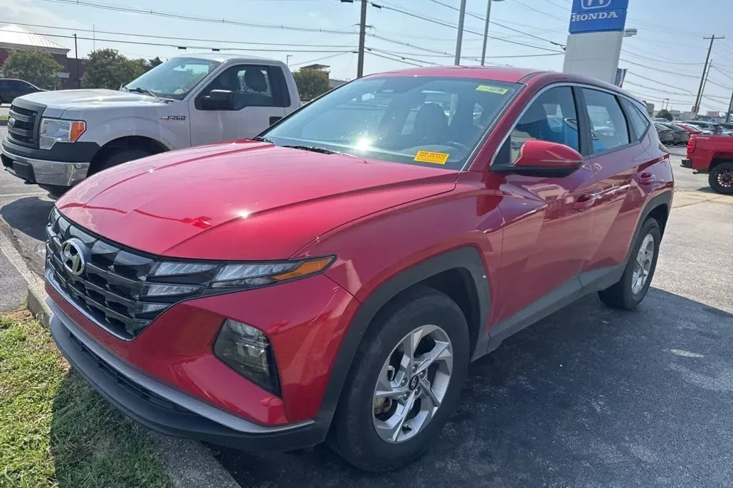 2022 Hyundai Tucson SE photo 1