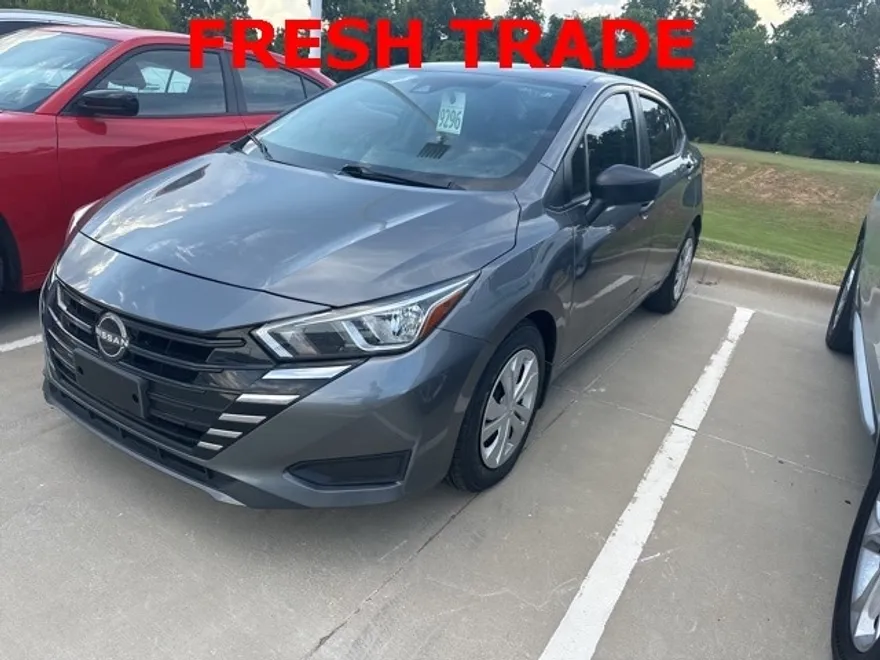 2024 Nissan Versa 1.6 S photo 1