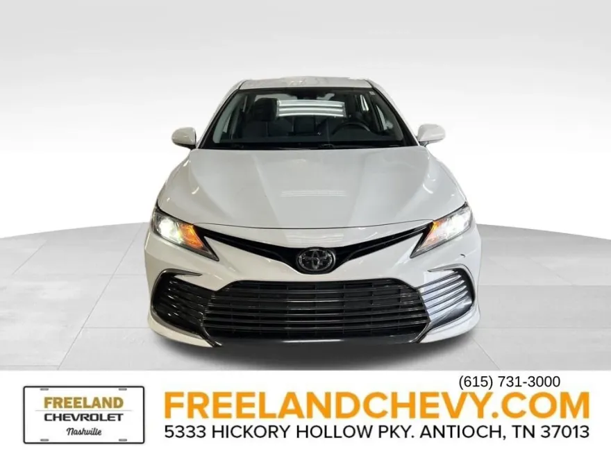 2023 Toyota Camry LE photo 1