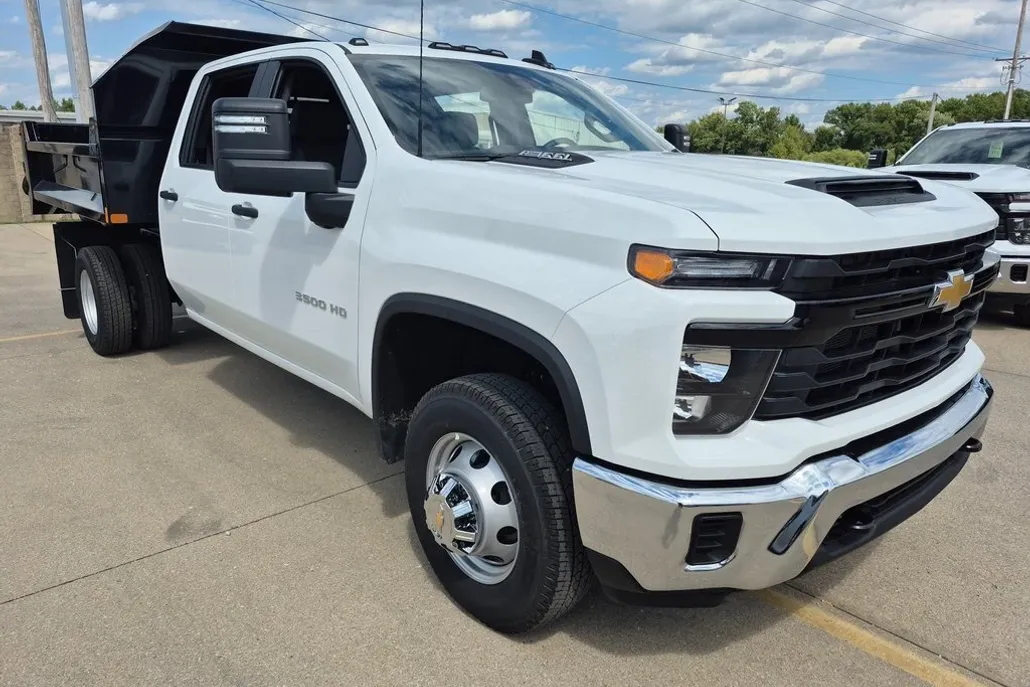 2025 Chevrolet Silverado 3500HD Work Truck photo 1