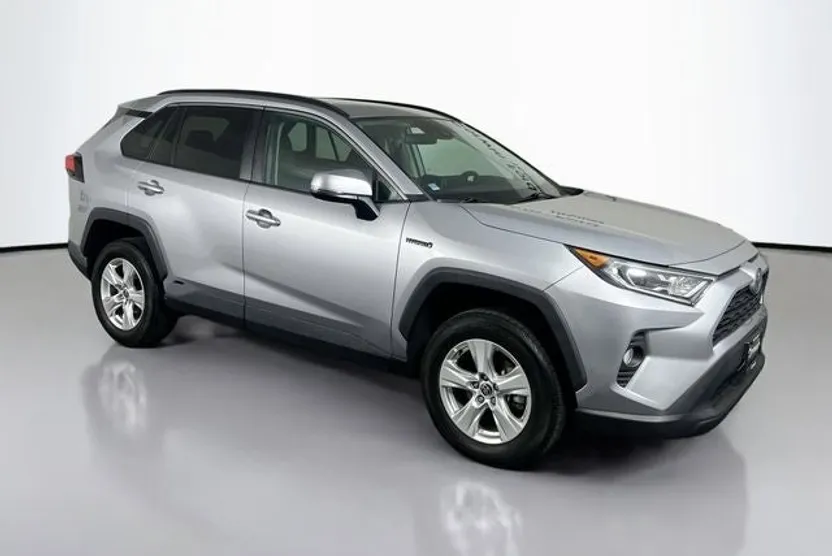 2021 Toyota RAV4 Hybrid XLE photo 1