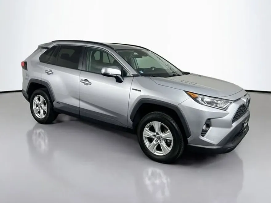 2021 Toyota RAV4 Hybrid XLE photo 1