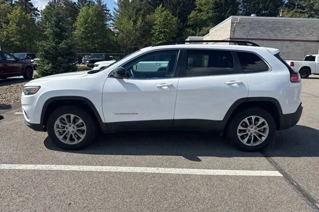 2022 Jeep Cherokee Latitude Lux photo 1