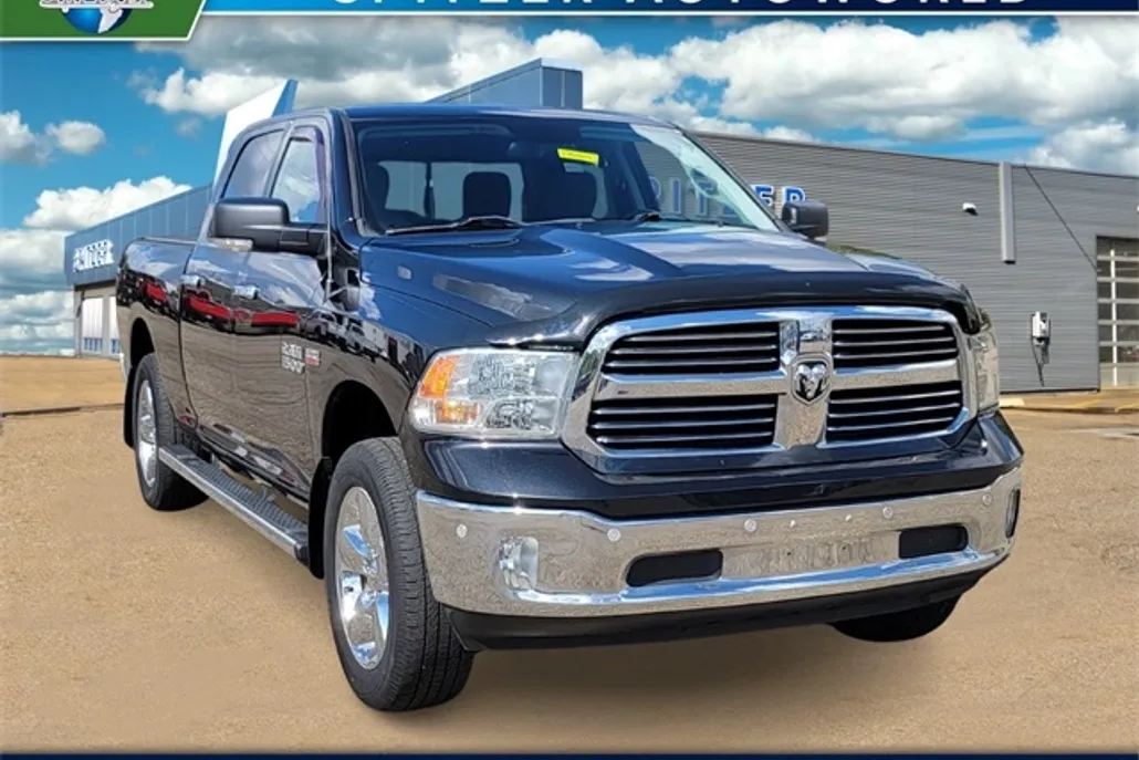 2018 Ram 1500 SLT photo 1