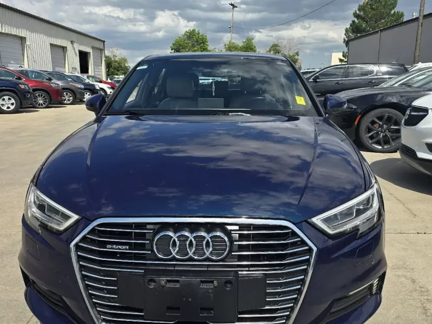 2018 Audi A3 E-tron Premium Plus photo 1