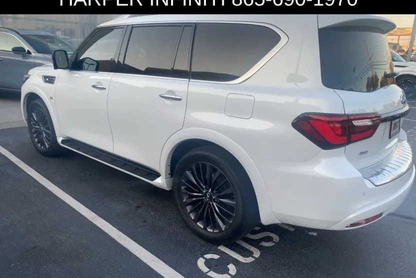 2020 Infiniti QX80 Luxe photo 1